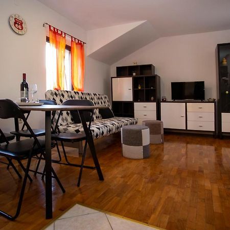 Apartment Kika Пула Екстериор снимка